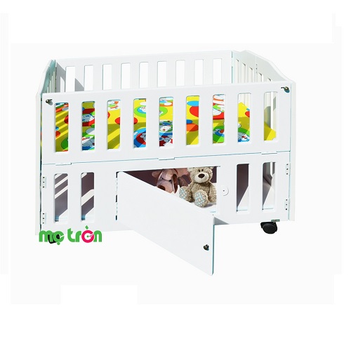 Sản phẩm gồm có 2 tầng với tầng trên dành cho bé ngủ và tấng dưới dùng để vật dụng cho bé 