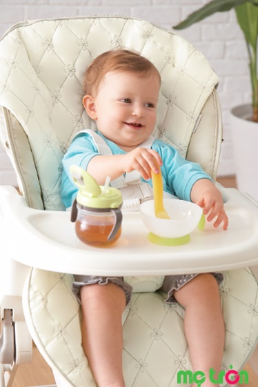 Sản phẩm có thể làm ghế ăn cho bé vô cùng tiện lợi và an toàn