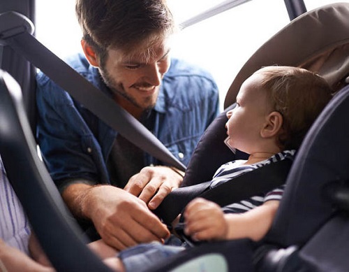 Hướng dẫn bố mẹ lắp đặt ghế cho trẻ em trên ô tô đúng cách