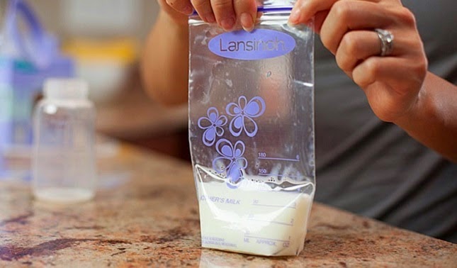 Hướng dẫn cách hâm sữa mẹ trữ đông đúng chuẩn để giữ chất dinh dưỡng