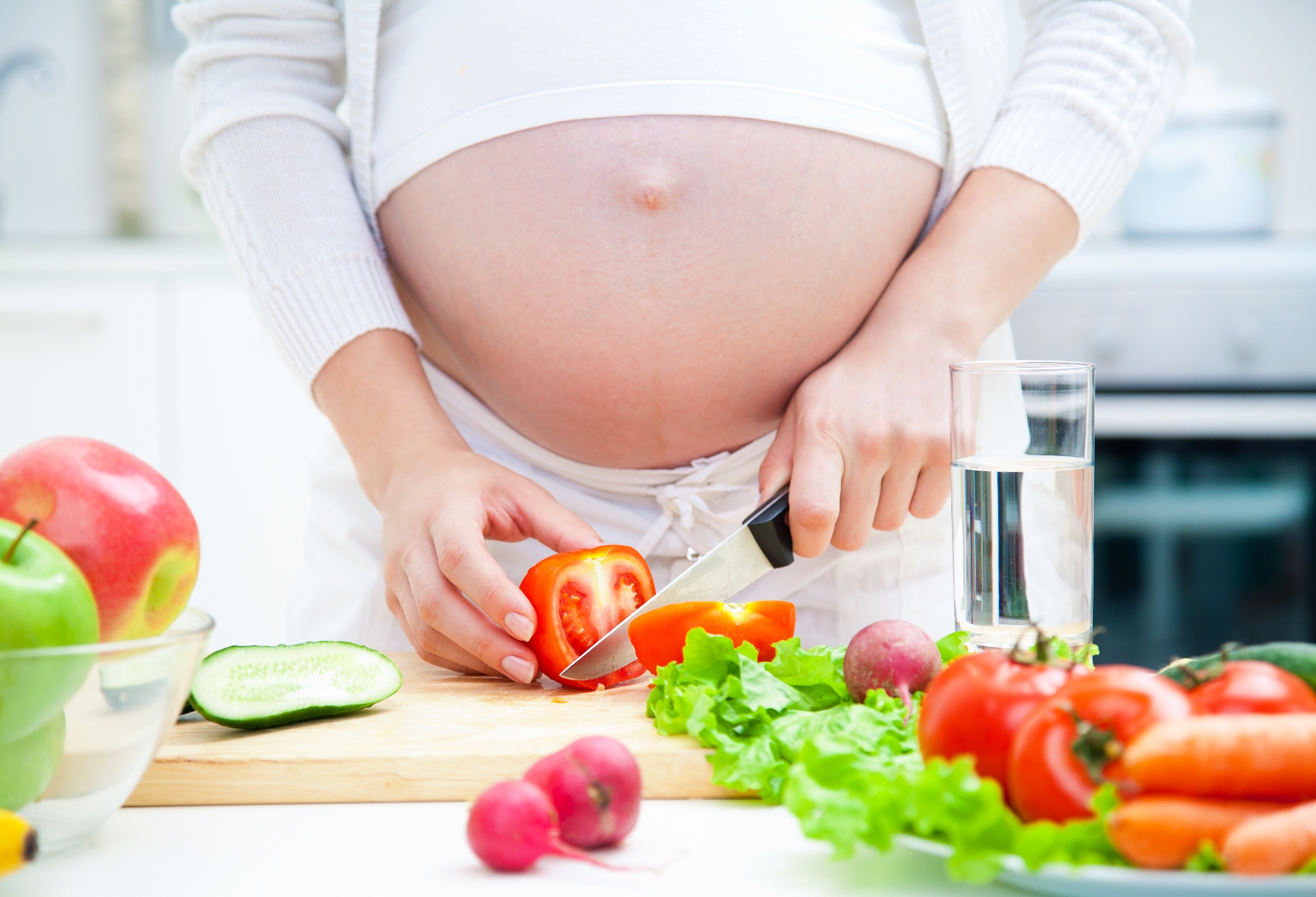 Khi mang thai mẹ nên ăn uống như thế nào để an toàn và khỏe mạnh?
