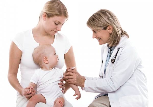 Vắc-xin và lịch tiêm chủng năm đầu đời của bé 