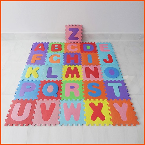 Thảm xốp lót sàn bộ 26 chữ cái (30cm x 30cm), bé có thể học hỏi khi chơi
